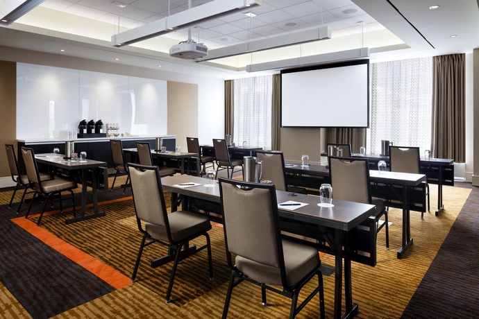 Imagen de los interiores del Hotel Delta Hotels By Marriott Toronto. Foto 13