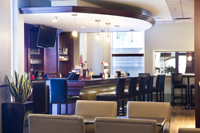 Imagen del bar/restaurante del Hotel Delta Hotels By Marriott Trois Rivieres Conference Centre. Foto 2