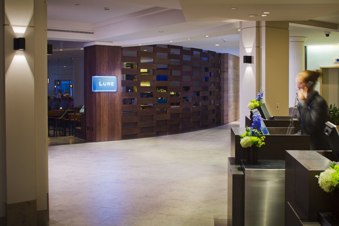 Imagen de los interiores del Hotel Delta Hotels By Marriott Victoria Ocean Pointe Resort. Foto 11