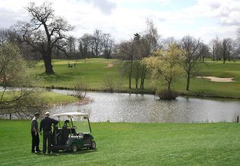 Imagen de los exteriores del Hotel Delta Hotels By Marriott Waltham Abbey. Foto 9