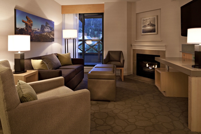 Imagen de los interiores del Hotel Delta Hotels By Marriott Whistler Village Suites. Foto 6