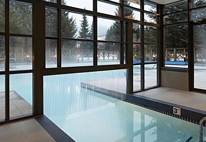 Imagen de los interiores del Hotel Delta Hotels By Marriott Whistler Village Suites. Foto 10