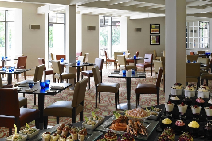 Imagen del bar/restaurante del Hotel Delta Hotels Cheshunt. Foto 2