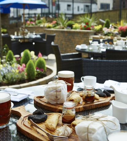 Imagen del bar/restaurante del Hotel Delta Hotels Durham Royal County. Foto 3