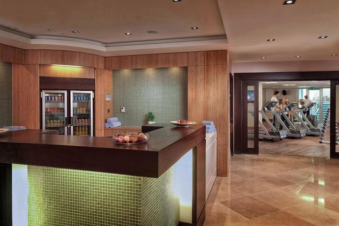 Imagen de los interiores del Hotel Delta Hotels Istanbul West. Foto 12