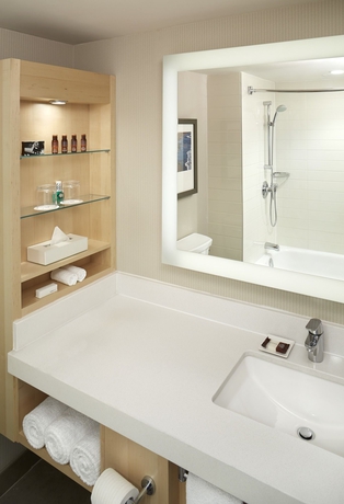 Imagen de la habitación del Hotel Delta Hotels Prince Edward By Marriott. Foto 3