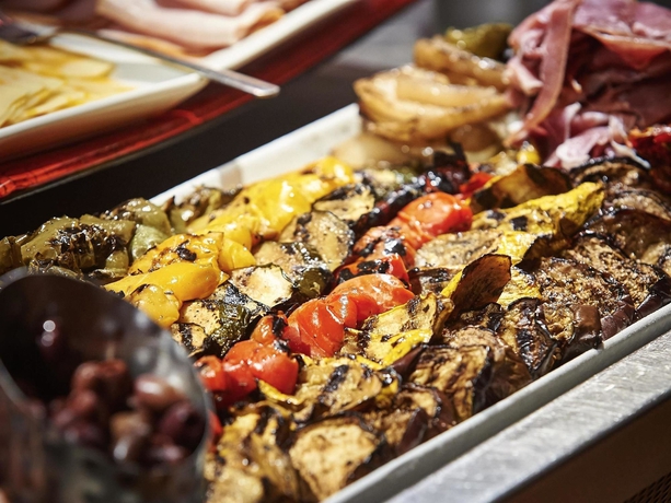 Imagen del bar/restaurante del Hotel Delta Hotels Toronto Mississauga. Foto 6