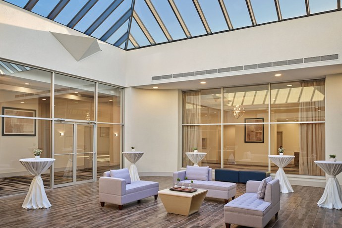 Imagen de los interiores del Hotel Delta Hotels by Marriott Chicago Willowbrook. Foto 14