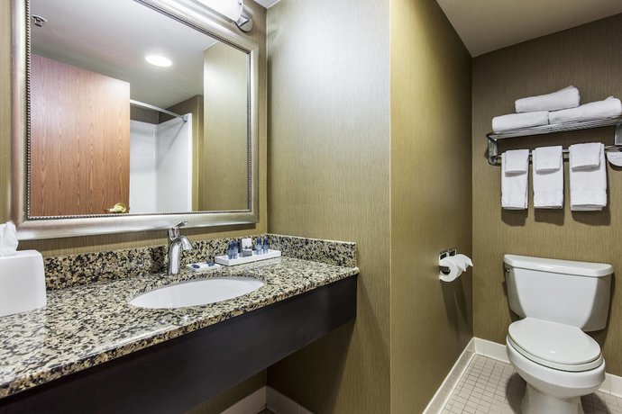 Imagen de la habitación del Hotel Delta Hotels by Marriott Fargo. Foto 3