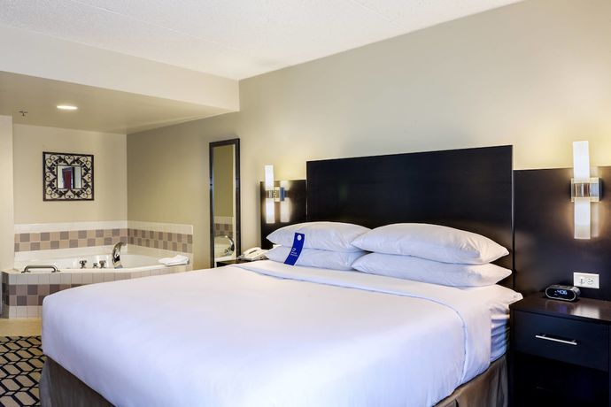 Imagen de la habitación del Hotel Delta Hotels by Marriott Fargo. Foto 5