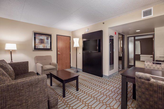 Imagen de la habitación del Hotel Delta Hotels by Marriott Fargo. Foto 8