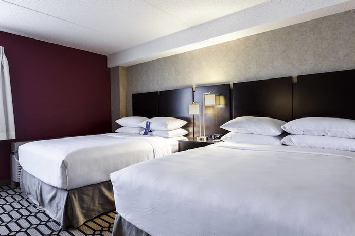 Imagen de la habitación del Hotel Delta Hotels by Marriott Fargo. Foto 10