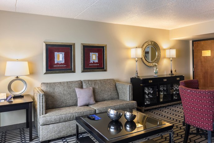 Imagen de la habitación del Hotel Delta Hotels by Marriott Fargo. Foto 18
