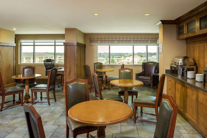 Imagen de los interiores del Hotel Delta Hotels by Marriott Midwest City at the Reed Conference Center. Foto 8