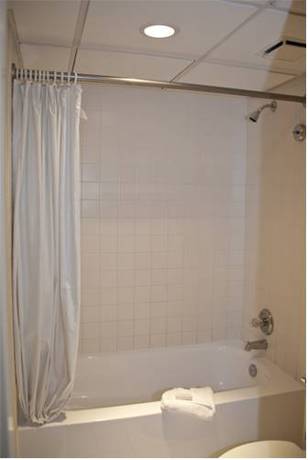 Imagen de la habitación del Hotel Delta Hotels by Marriott Virginia Beach Waterfront. Foto 10