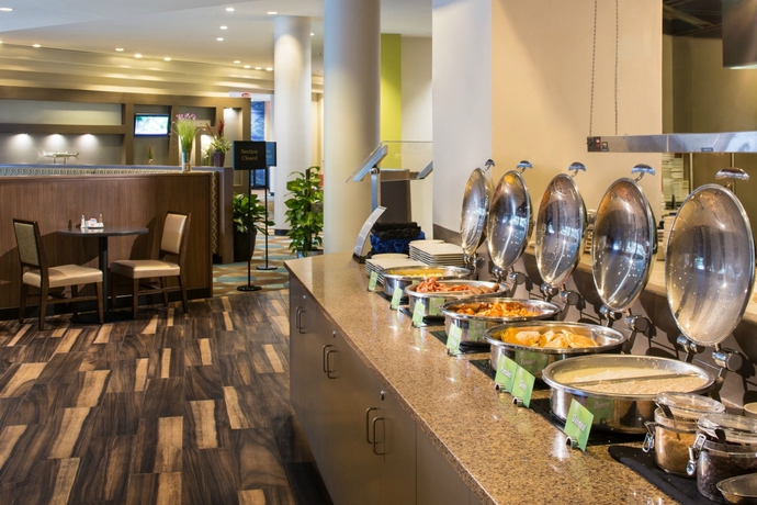 Imagen del bar/restaurante del Hotel Delta Hotels by Marriott West Palm Beach. Foto 2