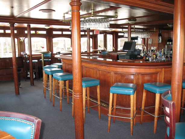 Imagen del bar/restaurante del Hotel Delta King. Foto 1