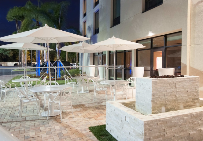 Imagen de los exteriores del Hotel Delta Orlando Lake Buena Vista. Foto 4