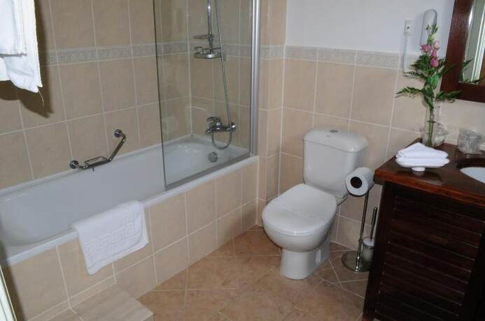 Imagen de la habitación del Hotel Delta Resort Treetop by Eight Continents. Foto 19