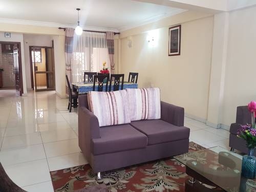 Imagen de la habitación del Hotel Delta Suites. Foto 5