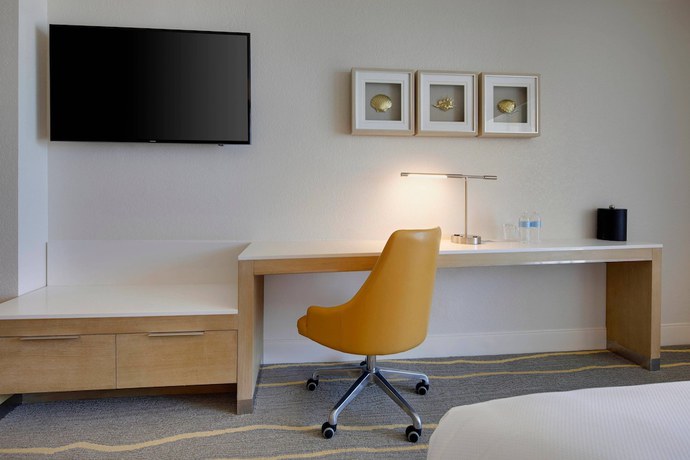 Imagen de la habitación del Hotel Delta by Marriott Daytona Beach Oceanfront. Foto 3