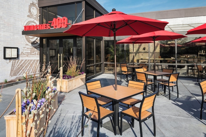 Imagen del bar/restaurante del Hotel Delta by Marriott Minneapolis Northeast. Foto 8