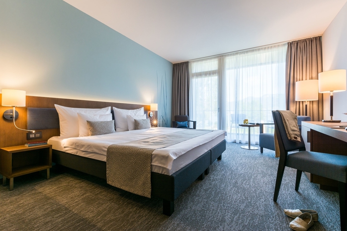 Imagen de la habitación del Hotel Deltapark Vitalresort. Foto 7