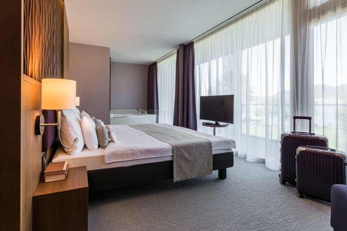 Imagen de la habitación del Hotel Deltapark Vitalresort. Foto 11