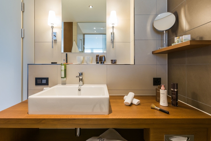 Imagen de la habitación del Hotel Deltapark Vitalresort. Foto 16