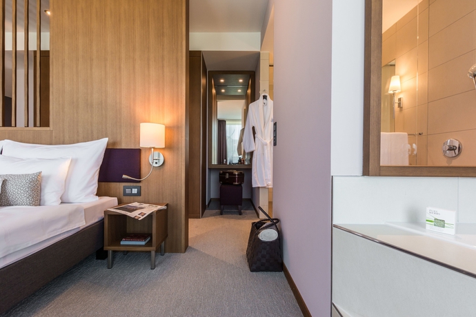 Imagen de la habitación del Hotel Deltapark Vitalresort. Foto 17