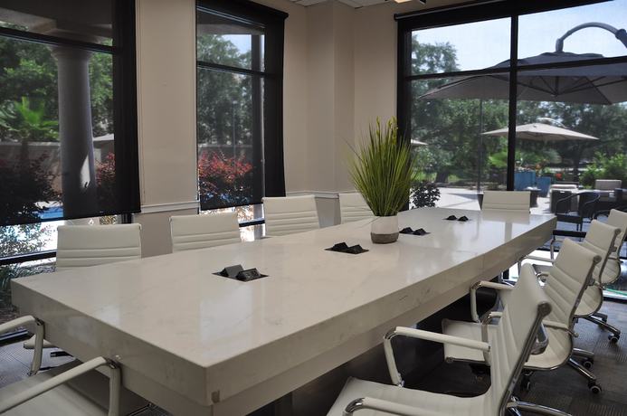 Imagen de los interiores del Hotel Deltas By Marriott Jacksonville Deerwood. Foto 8