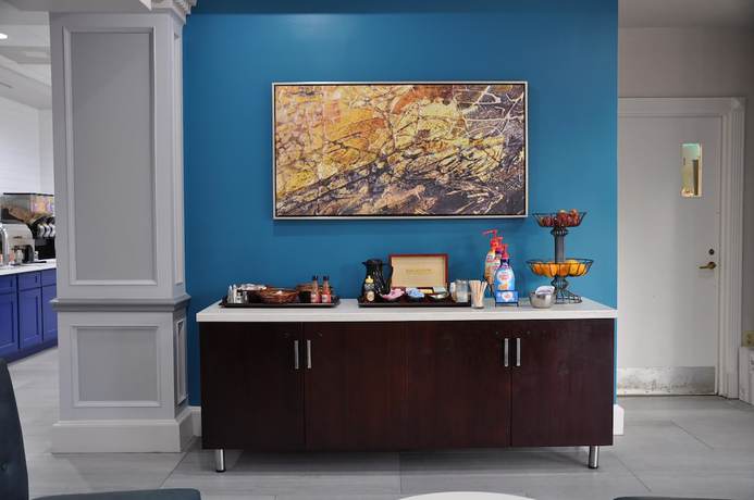 Imagen de los interiores del Hotel Deltas By Marriott Jacksonville Deerwood. Foto 11