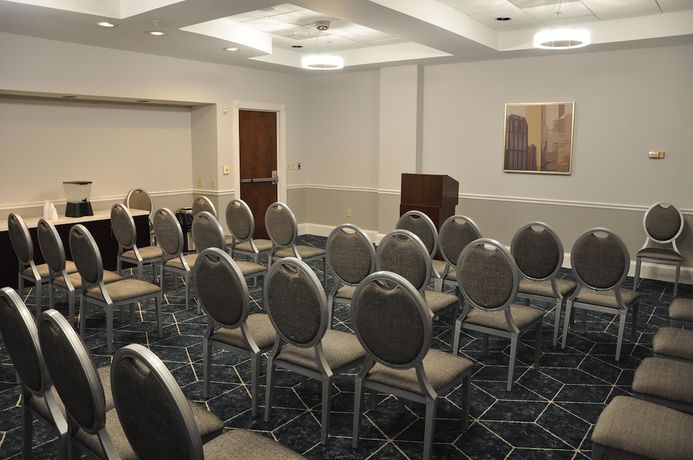 Imagen de los interiores del Hotel Deltas By Marriott Jacksonville Deerwood. Foto 12
