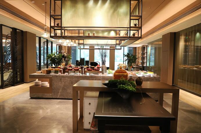 Imagen del bar/restaurante del Hotel Deltas By Marriott Jiuzhaigou. Foto 10