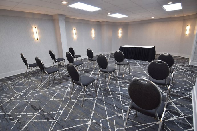 Imagen de los interiores del Hotel Deltas By Marriott Little Rock West. Foto 7