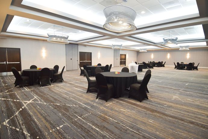 Imagen de los interiores del Hotel Deltas By Marriott Little Rock West. Foto 9