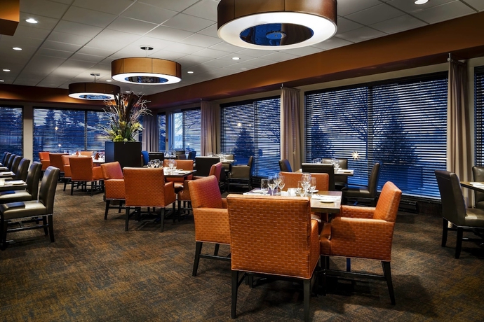Imagen del bar/restaurante del Hotel Deltas By Marriott Sault Ste. Marie Waterfro. Foto 4