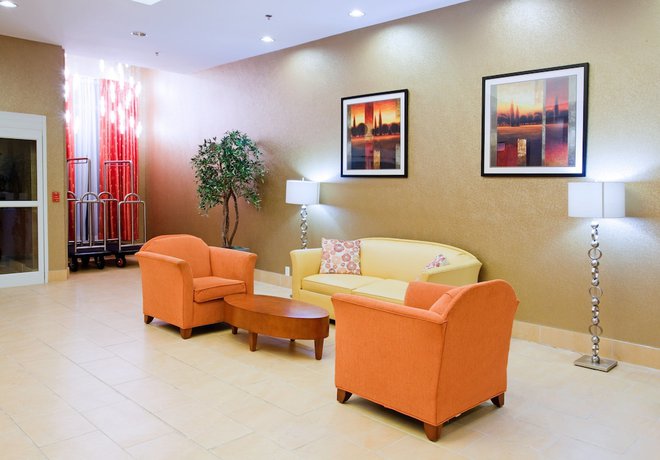 Imagen de los interiores del Hotel Deltas by Marriott Colonial Heights. Foto 15