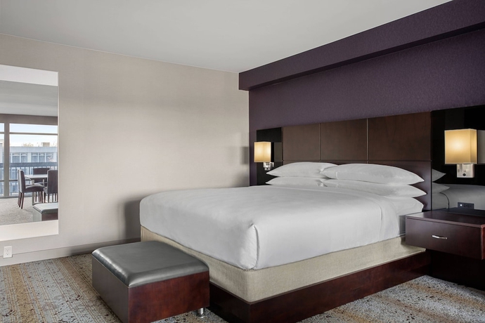 Imagen de la habitación del Hotel Deltas by Marriott Somerset. Foto 7