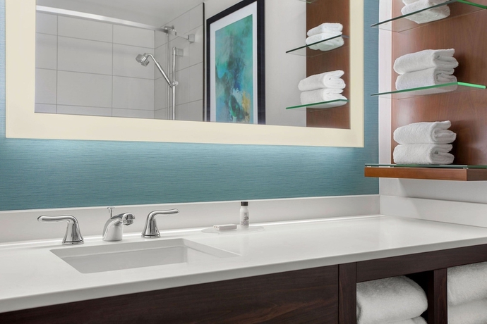 Imagen de la habitación del Hotel Deltas by Marriott Somerset. Foto 12
