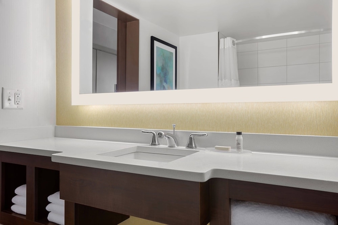 Imagen de la habitación del Hotel Deltas by Marriott Somerset. Foto 15