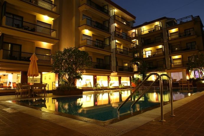 Imagen del bar/restaurante del Hotel Deltin Suites. Foto 2