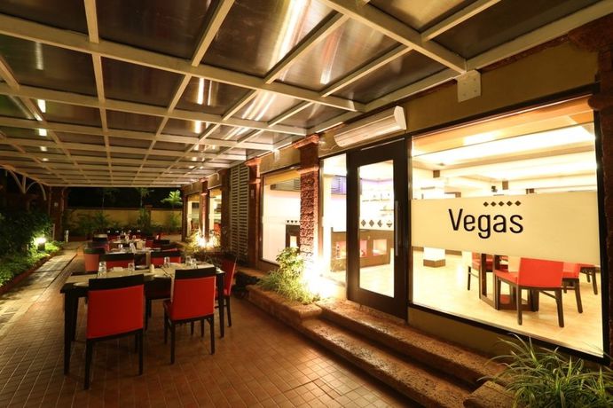 Imagen del bar/restaurante del Hotel Deltin Suites. Foto 4