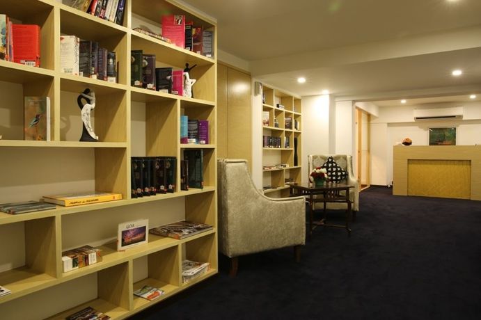 Imagen del bar/restaurante del Hotel Deltin Suites. Foto 6