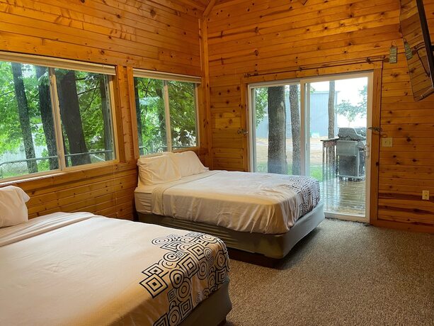 Imagen de la habitación del Hotel Delton Oaks Resort. Foto 14