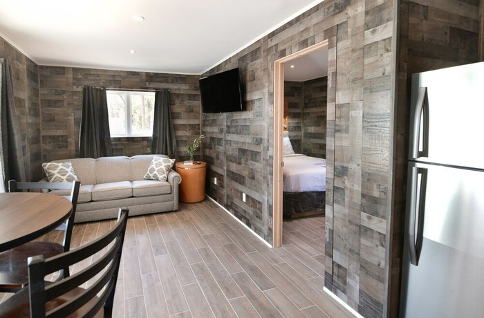 Imagen de la habitación del Hotel Delton Oaks Resort. Foto 23