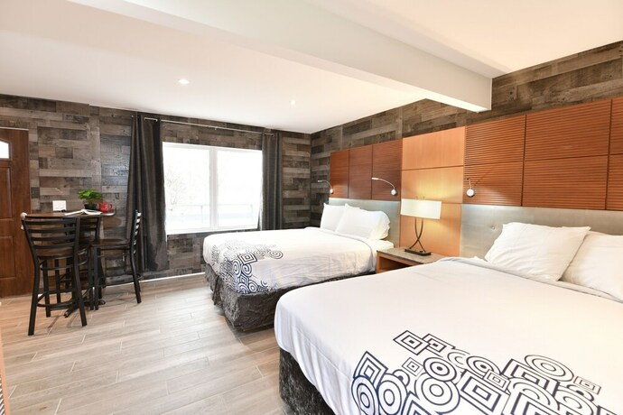Imagen de la habitación del Hotel Delton Oaks Resort. Foto 27