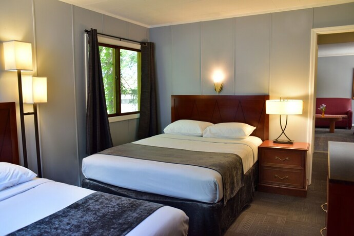 Imagen de la habitación del Hotel Delton Oaks Resort. Foto 33