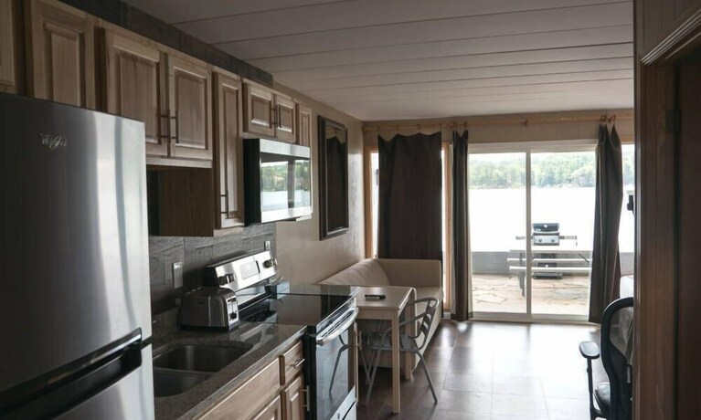 Imagen de la habitación del Hotel Delton Oaks Resort. Foto 35
