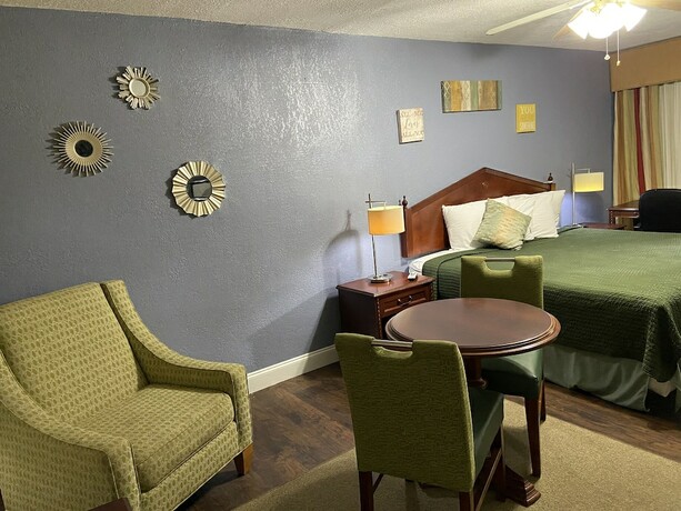 Imagen de la habitación del Hotel Delux Inn Clearwater. Foto 14